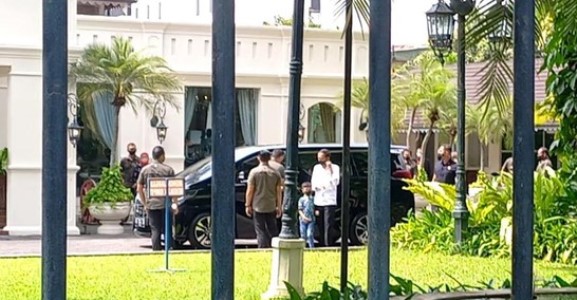 Ada Apa? Jokowi Panggil Sederet Menteri hingga Kapolri di Soga Solo